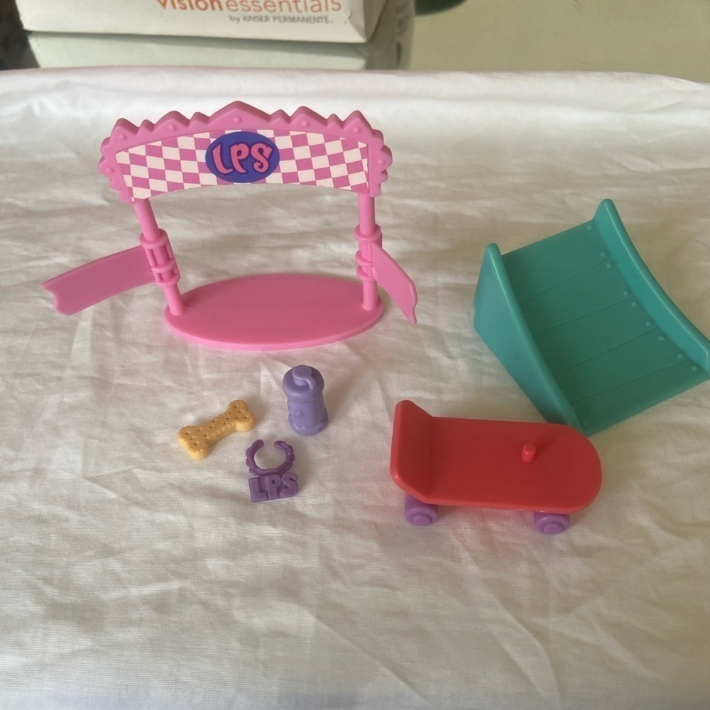 Littlest Pet Shop Trainin' Park Set Racing fun - Picture 3 of 11